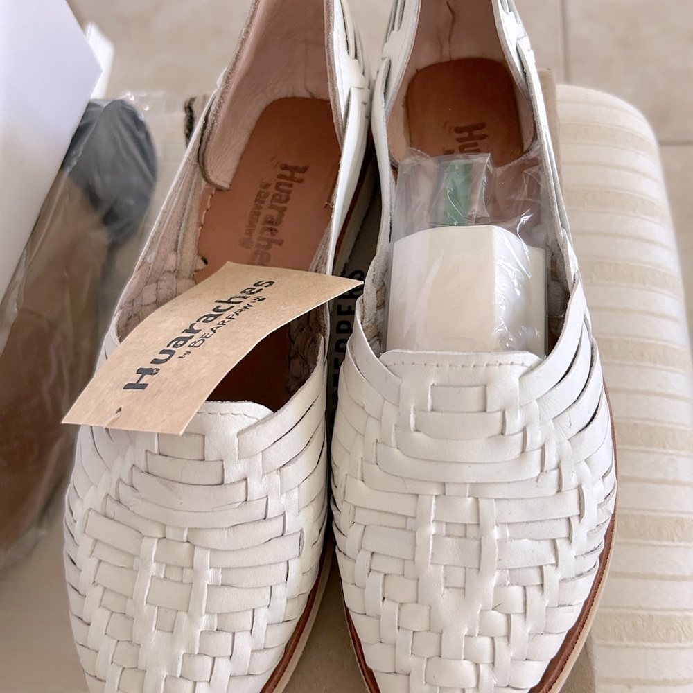 White sandal size 9.